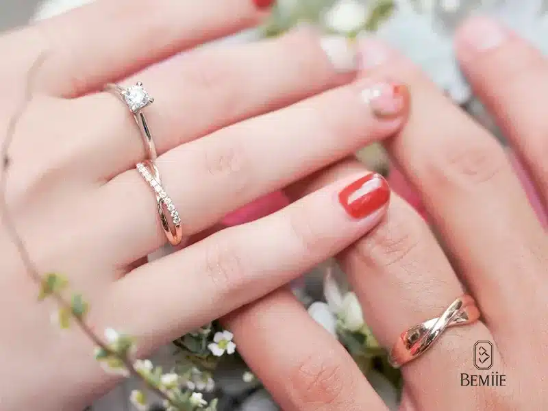 Đeo Nhẫn Cưới Tay Nào Là Chính Xác Nhất?
