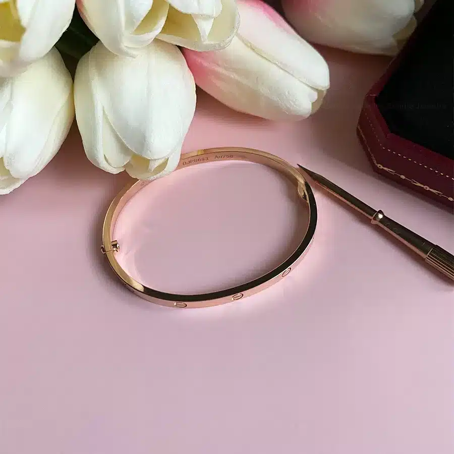 Lắc Tay LOVE Small Model Classic 18K BBDNO002CAR