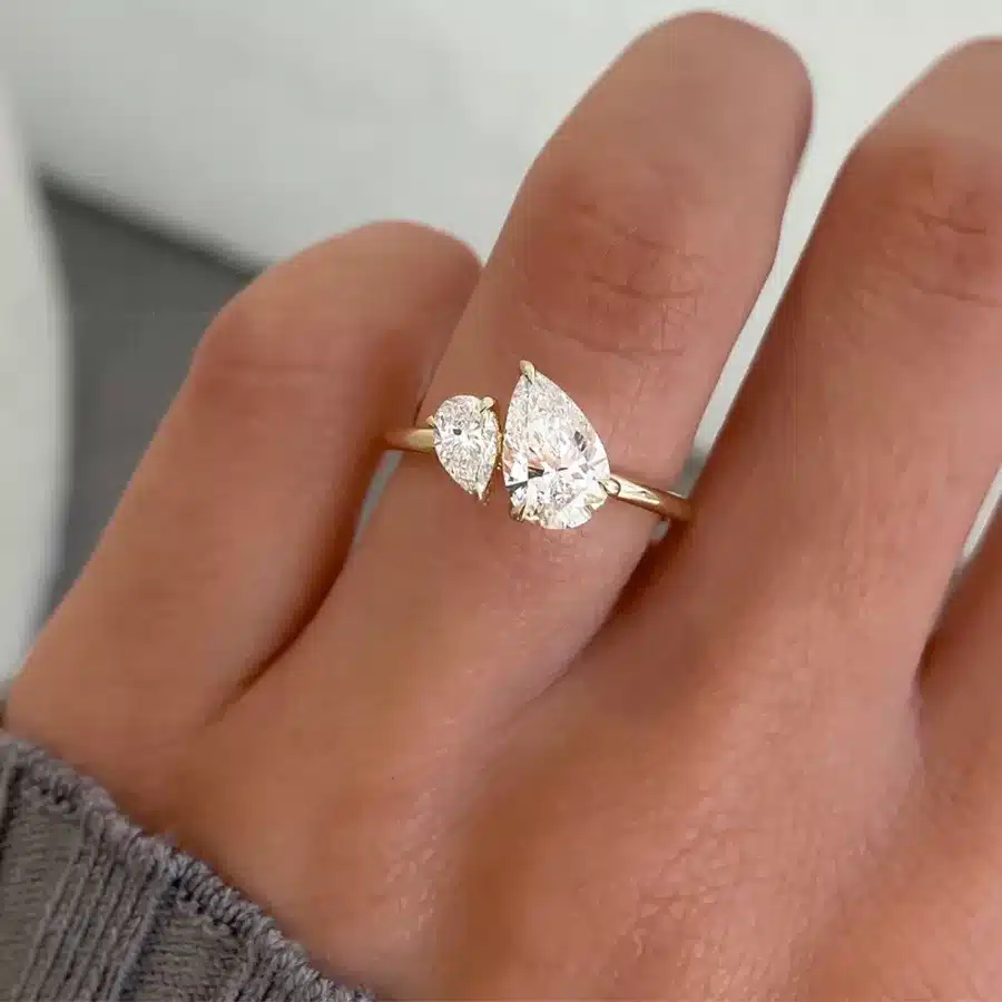 Nhẫn Cầu Hôn Toi Et Moi Double Pear Close Band