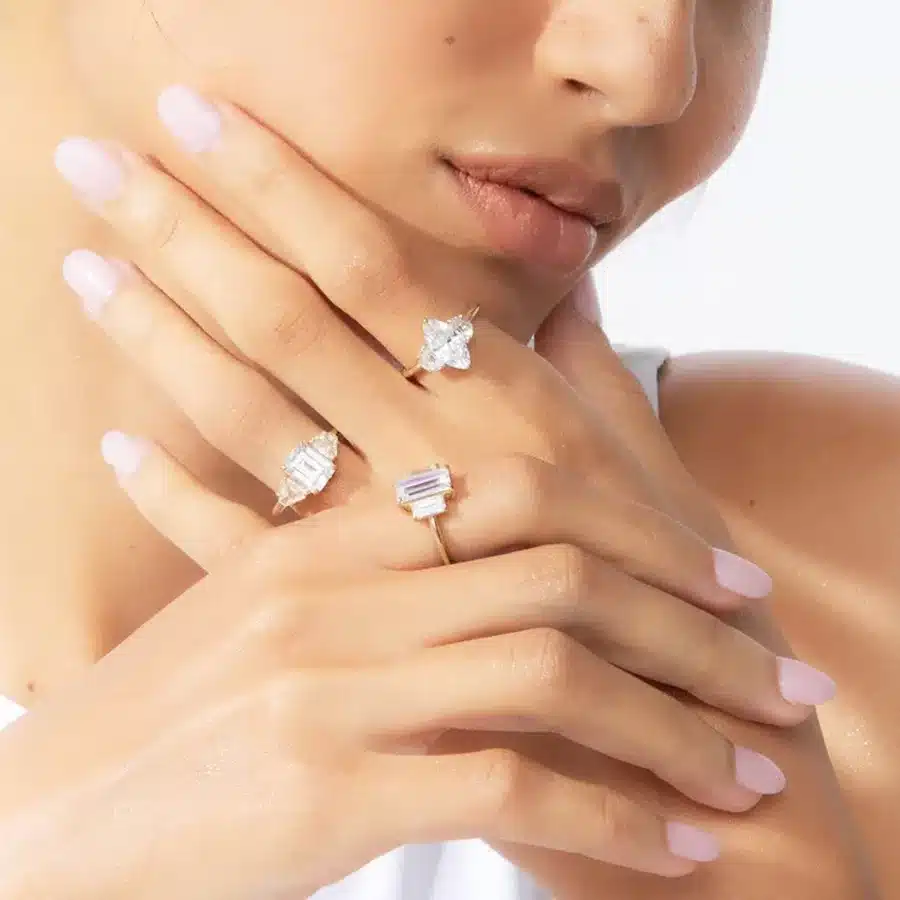 Nhẫn Cầu Hôn Three-Stone Marquise Band