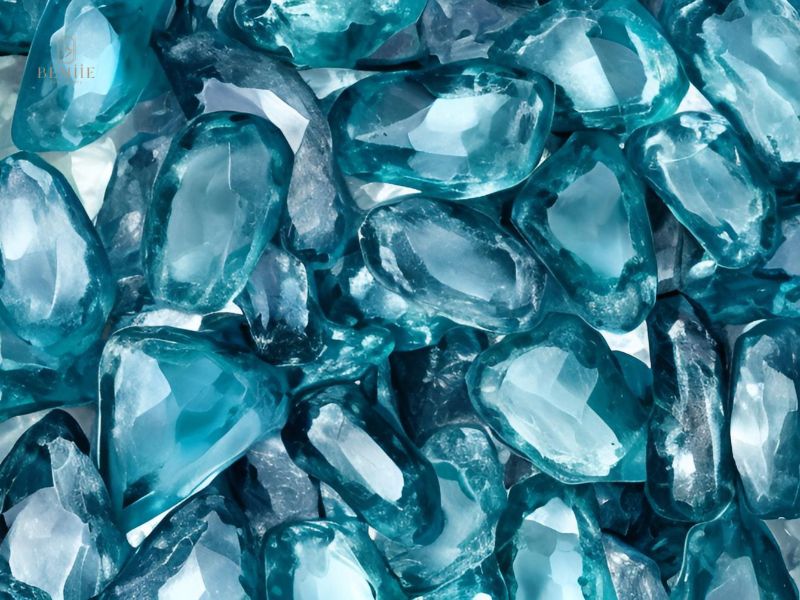 Đá aquamarine hợp mệnh gì? Ý nghĩa phong thủy khi đeo