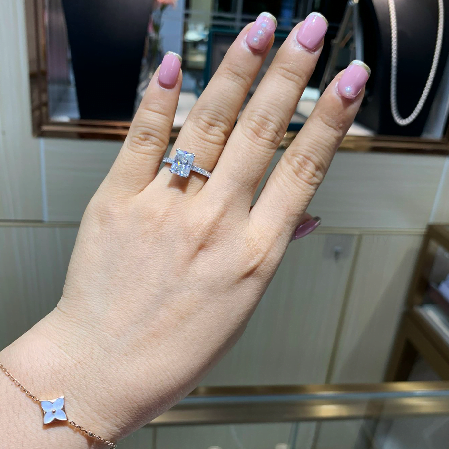 Nhẫn Cầu Hôn Radiant Hidden Halo