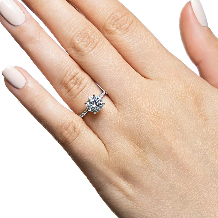 Nhẫn Cầu Hôn Round Solitaire Pave