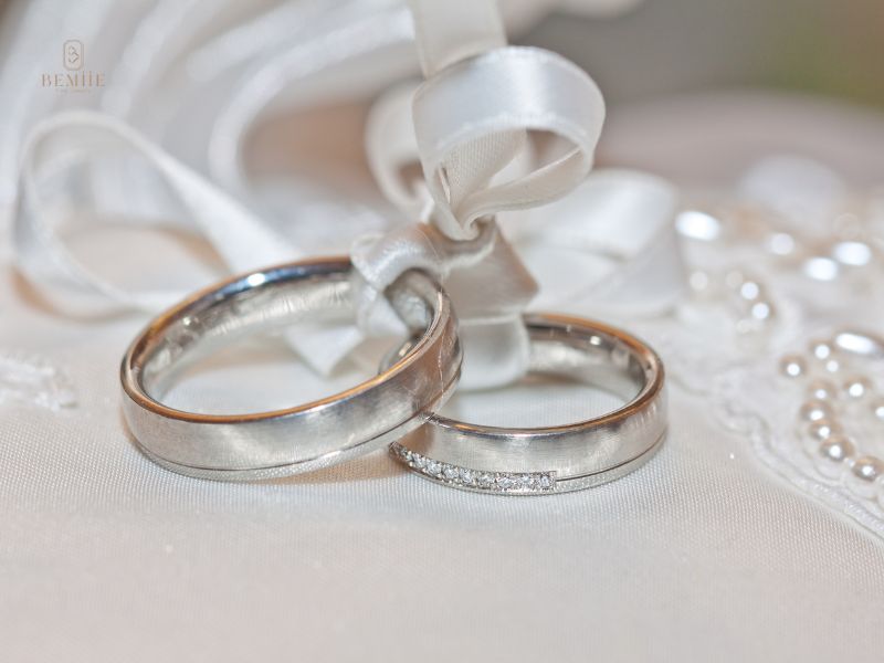 Có nên bán nhẫn cưới không? Những điều cần biết trước bán