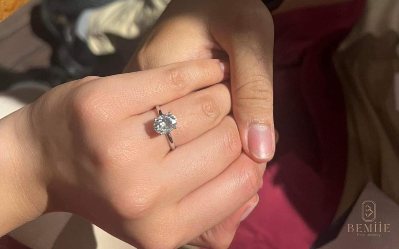 Nhẫn cầu hôn thiết kế thể hiện cho tình yêu riêng biệt của từng cặp đôi