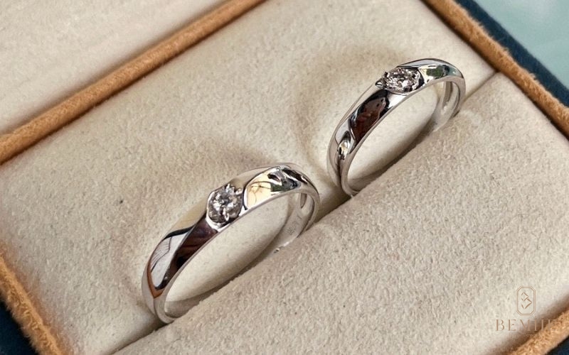 Nhẫn kim cương tự nhiên lấp lánh vĩnh cửu là biểu tượng của sự sang trọng và quý phái