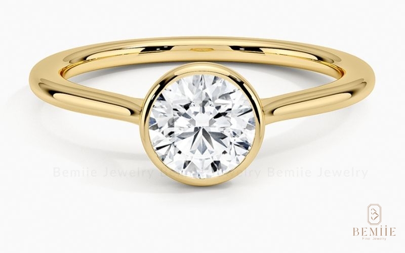 Vẻ đẹp vượt thời gian với Round Bezel Solitaire – tinh tế, sang trọng, và mãi mãi trường tồn