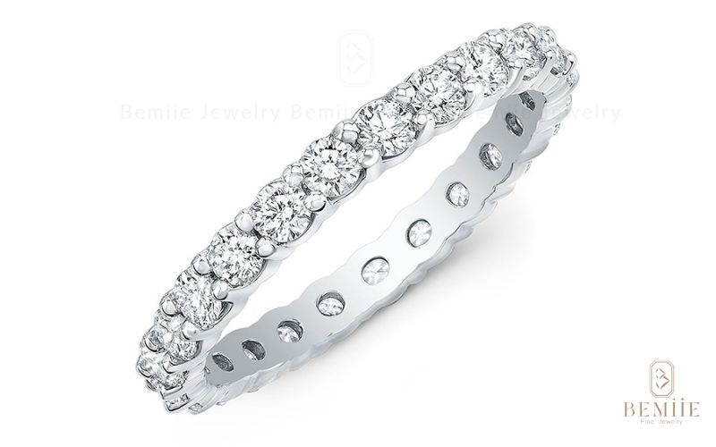 Vòng tròn tình yêu vĩnh cửu của Round Eternity Band – lấp lánh mãi mãi, biểu tượng của sự trường tồn