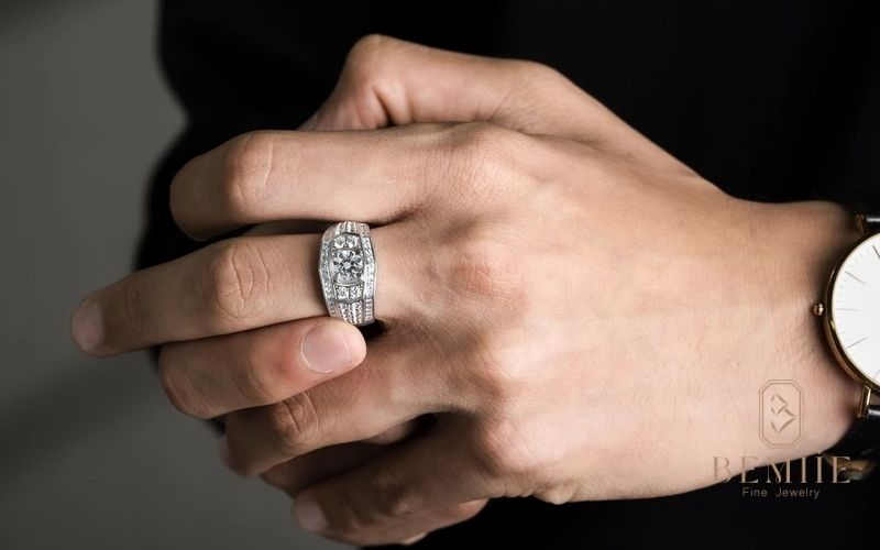 Nhẫn Platinum to bản cho nam - thể hiện sự sang trọng, đẳng cấp và vị thế phái mạnh