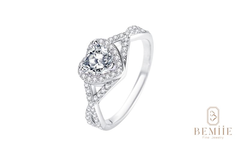 Nhẫn Moissanite hình trái tim - lấp lánh vẻ đẹp ngọt ngào, lãng mạn