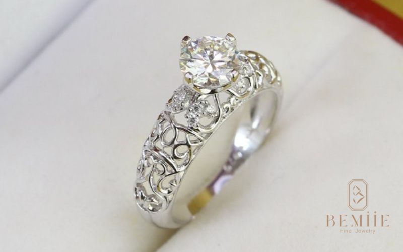 Nhẫn Moissanite thiết kế hiện đại - lựa chọn lý tưởng cho những ai yêu thích sự phá cách, độc đáo