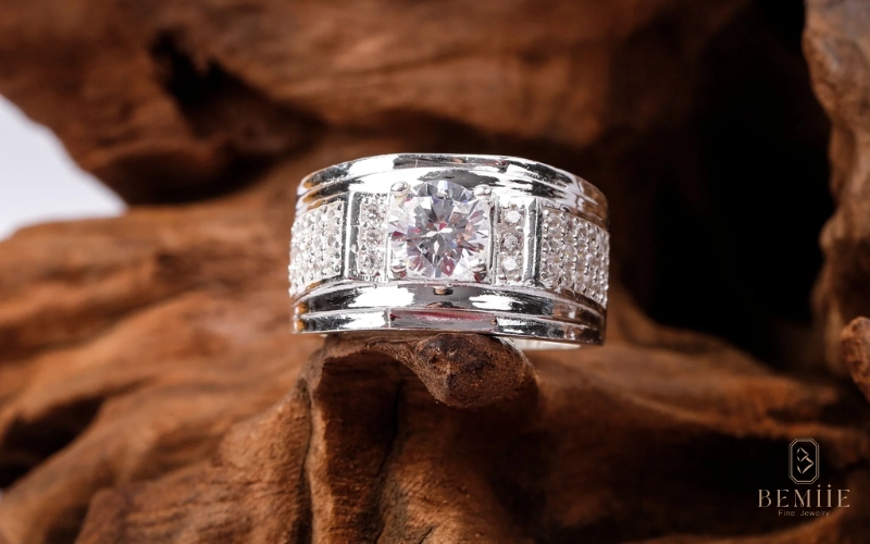 Thiết kế nhẫn nam đính đá sang trọng, quyền lực