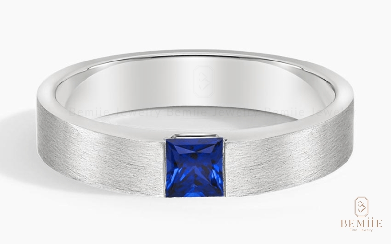 Mẫu nhẫn nam trơn cách điệu tinh tế và đầy quyền lực