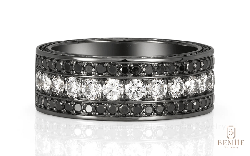 Mẫu nhẫn nam đính đá quý lấp lánh, sang trọng