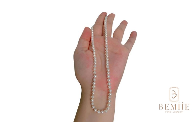 Ngọc trai Freshwater đa dạng về hình dáng và màu sắc, mang đến vẻ đẹp tự nhiên và mức giá phù hợp cho nhiều đối tượng người dùng