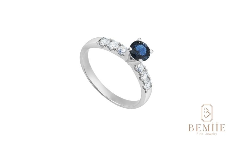Nhẫn vàng trắng đính đá Sapphire - lựa chọn hoàn hảo những ai yêu thích sự độc đáo và đẳng cấp